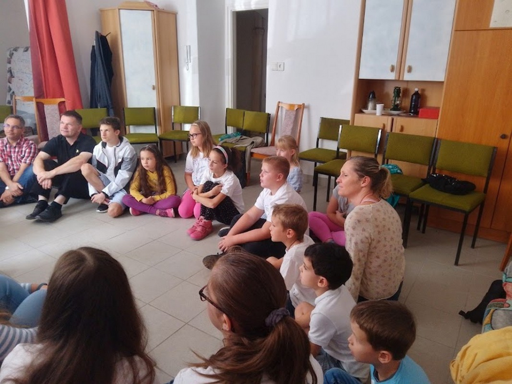 431_pecs_szent_ferenc_templom_csalados_talalkozo