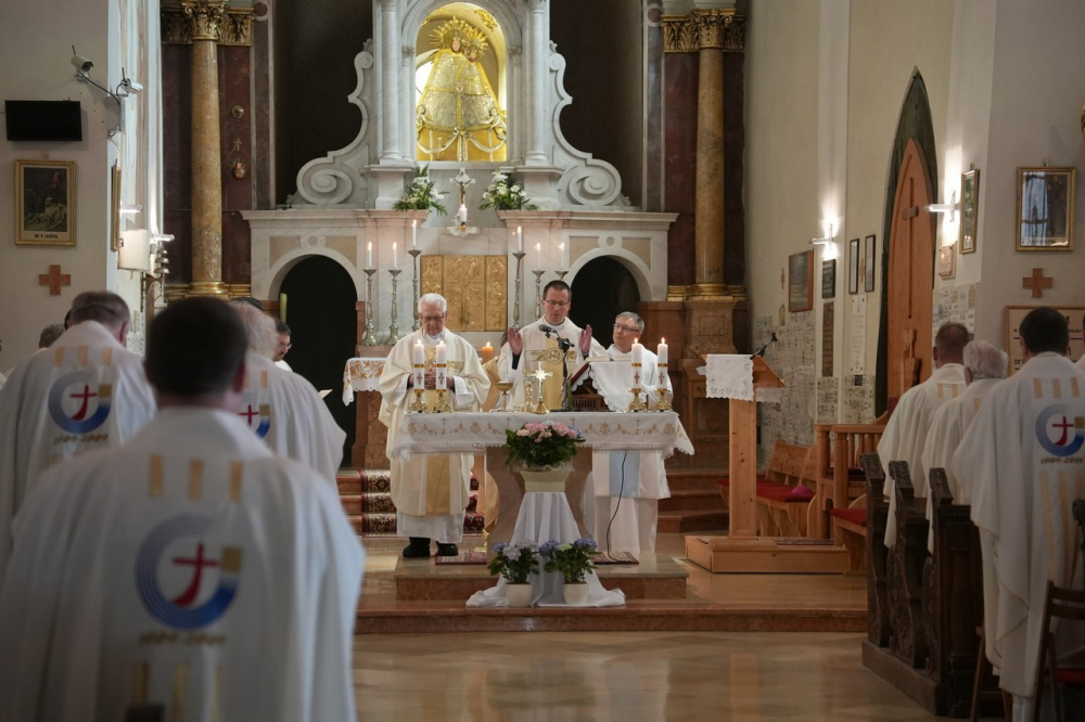 609_Papi-talalkozo-20230523-23