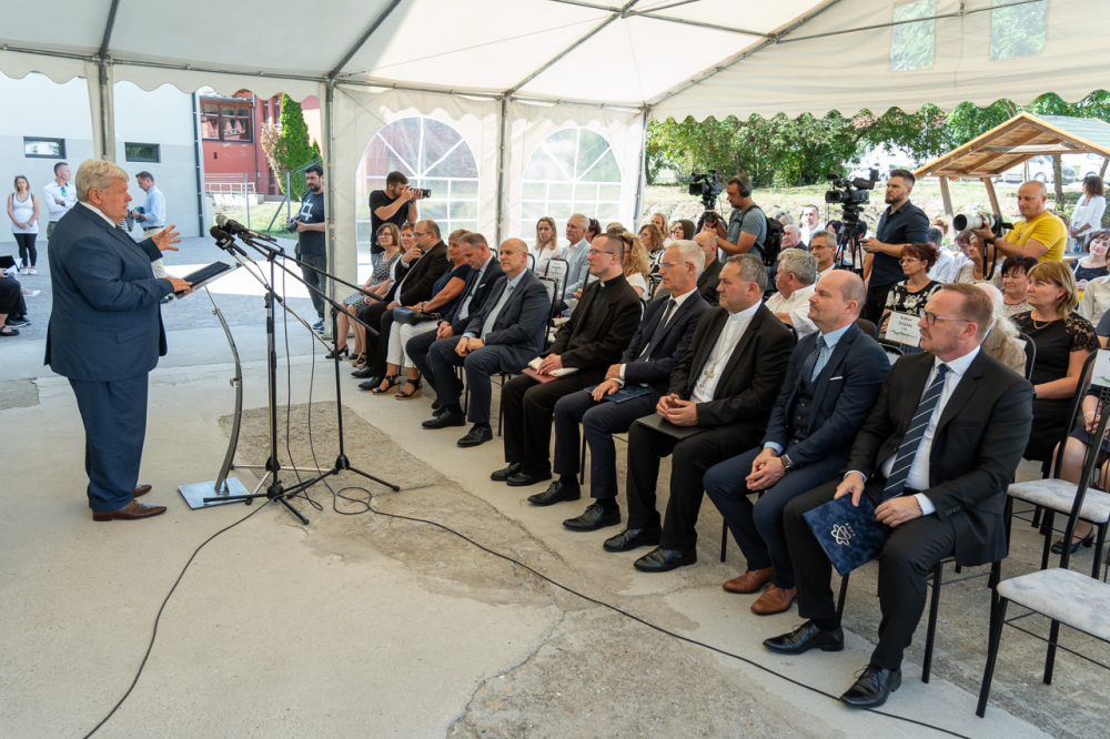 668_Paks_epuletatado_11