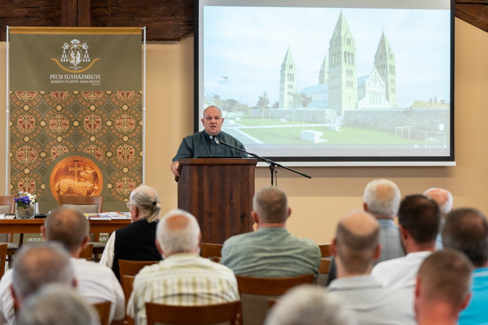 676_Ferfitalalkozo Pecs szept_15