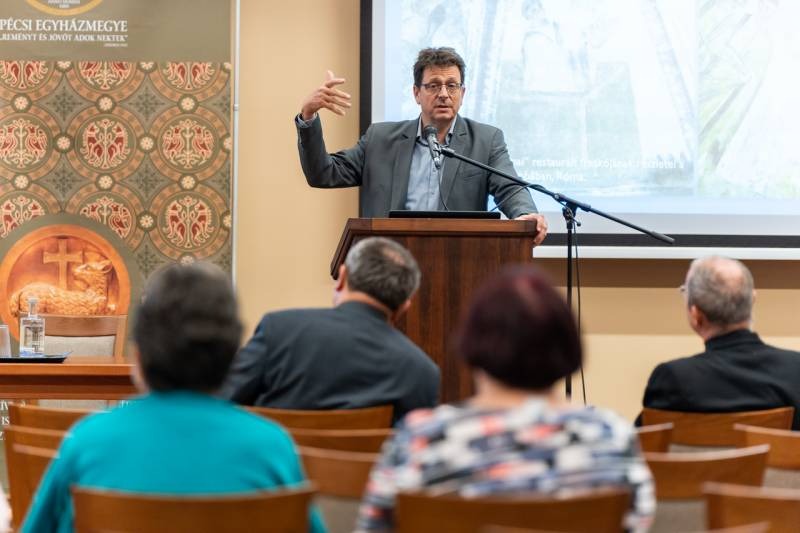 imgi_25_thumb_681_Szabadegyetem_szept_23