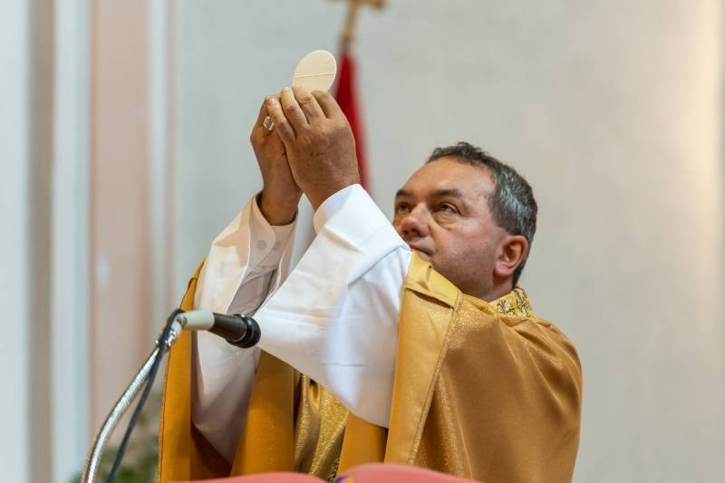 imgi_39_thumb_680_Szakaly_templommegaldas_42