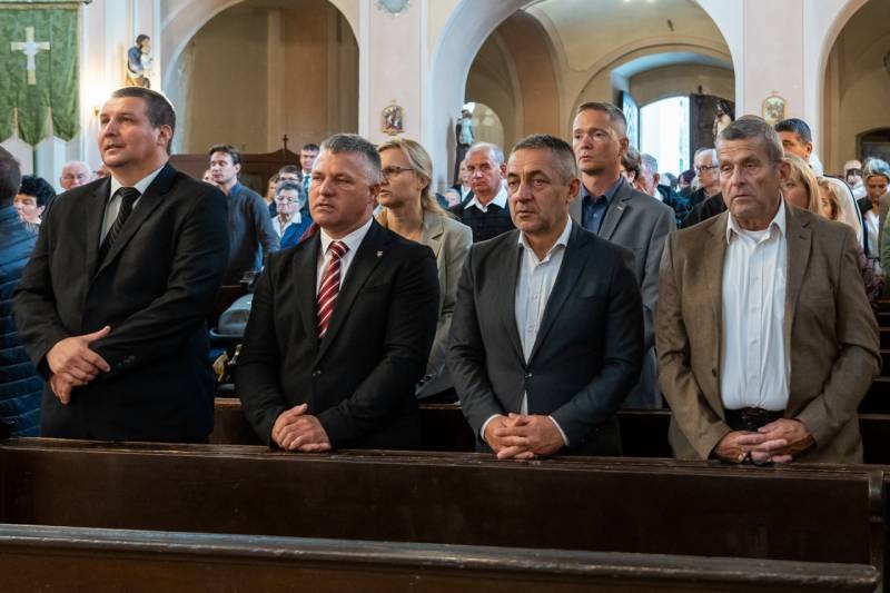 imgi_40_thumb_680_Szakaly_templommegaldas_41