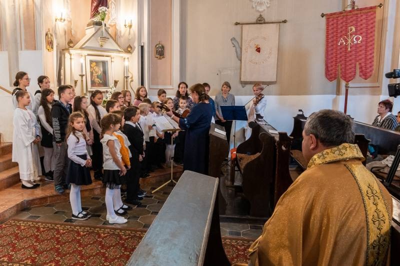 imgi_44_thumb_680_Szakaly_templommegaldas_46