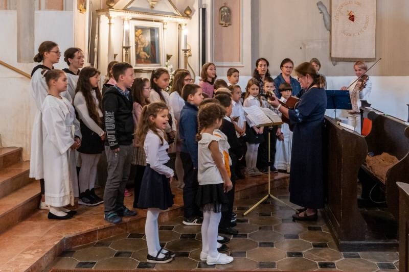 imgi_45_thumb_680_Szakaly_templommegaldas_47