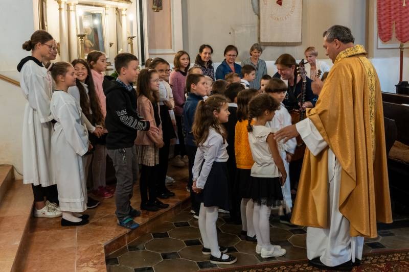 imgi_46_thumb_680_Szakaly_templommegaldas_49