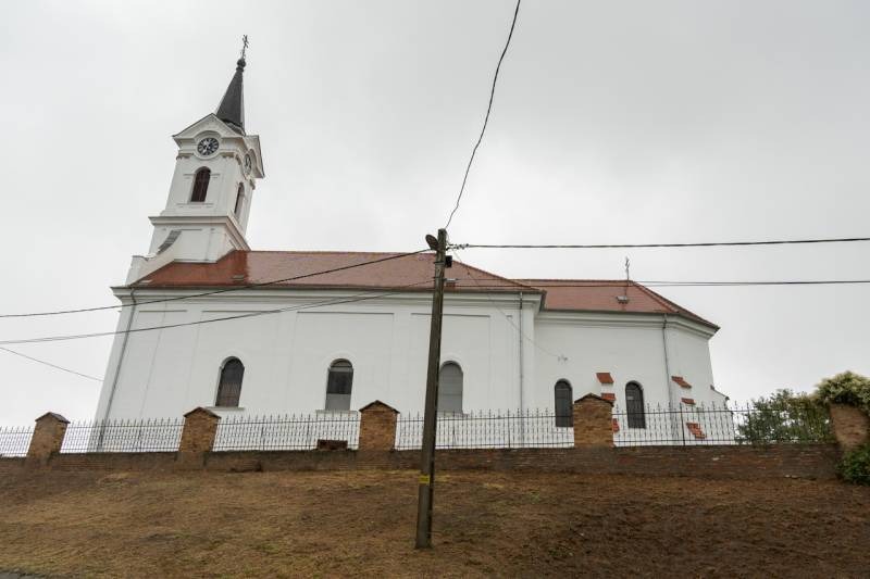 imgi_4_thumb_680_Szakaly_templommegaldas