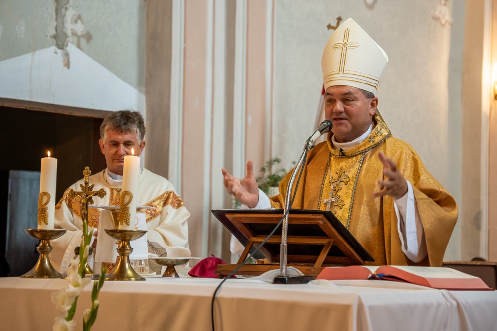 imgi_81_680_Szakaly_templommegaldas_16