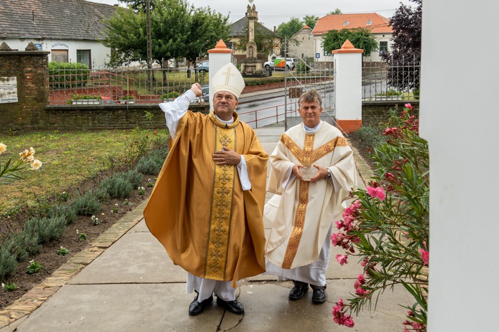 imgi_89_680_Szakaly_templommegaldas_22