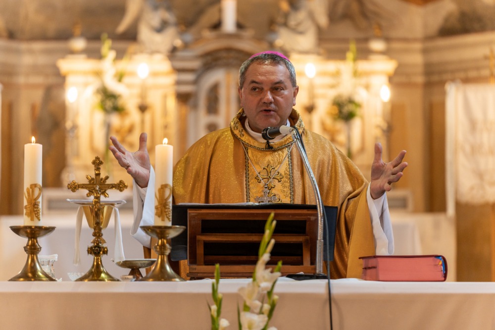 imgi_96_680_Szakaly_templommegaldas_30