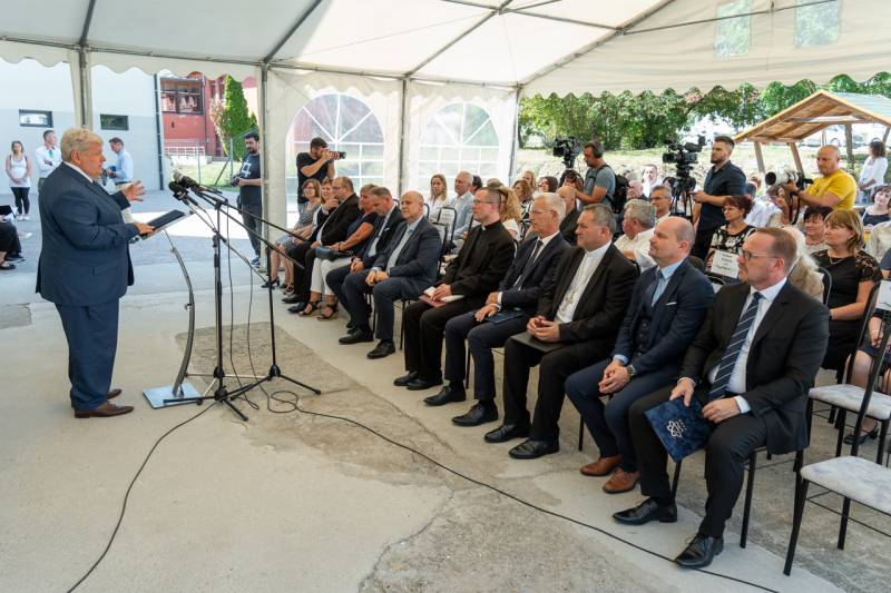 thumb_668_Paks_epuletatado_11