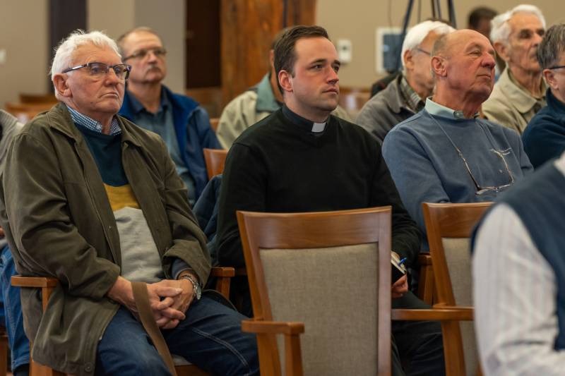 imgi_24_thumb_705_2023_11_ferfi_23