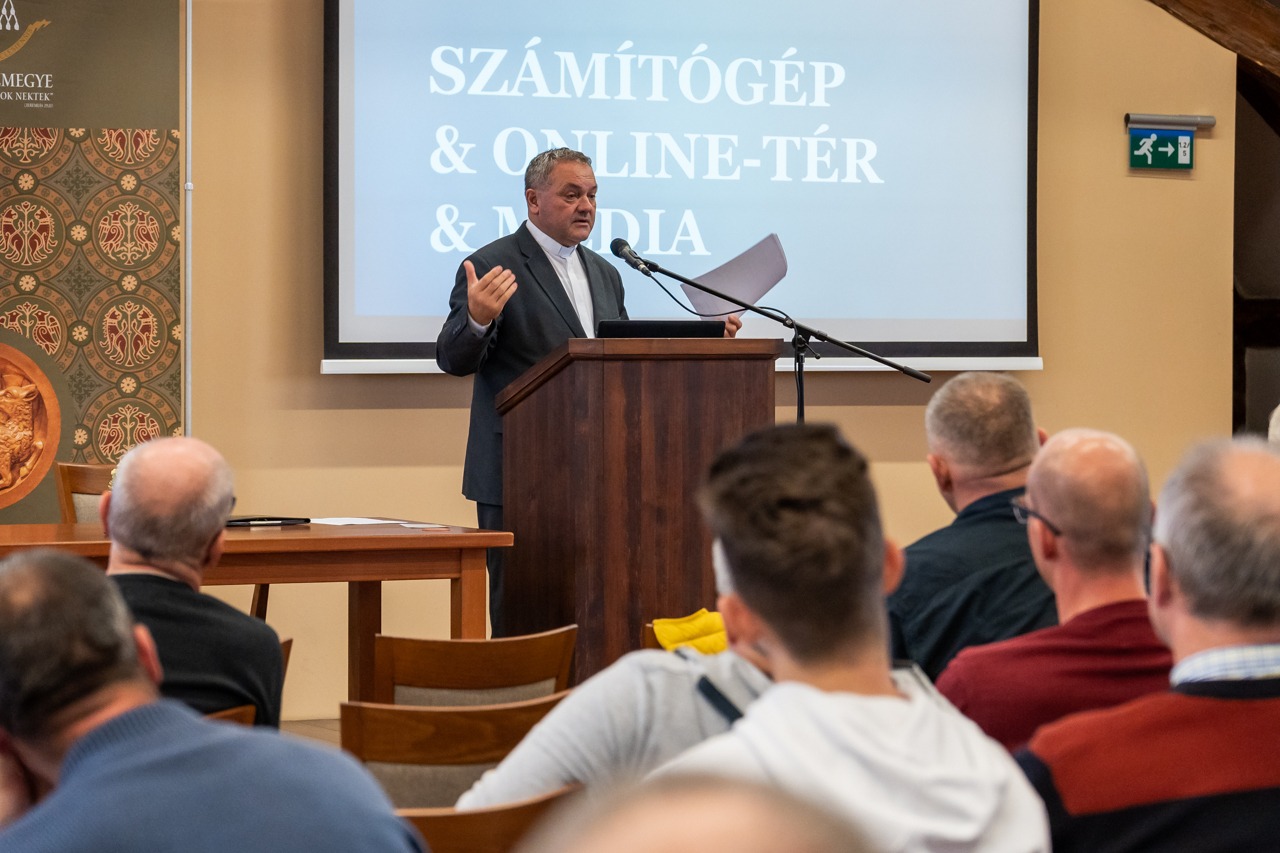 imgi_2_2023_11_ferfi_32