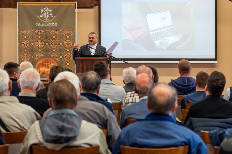 imgi_33_thumb_705_2023_11_ferfi_34