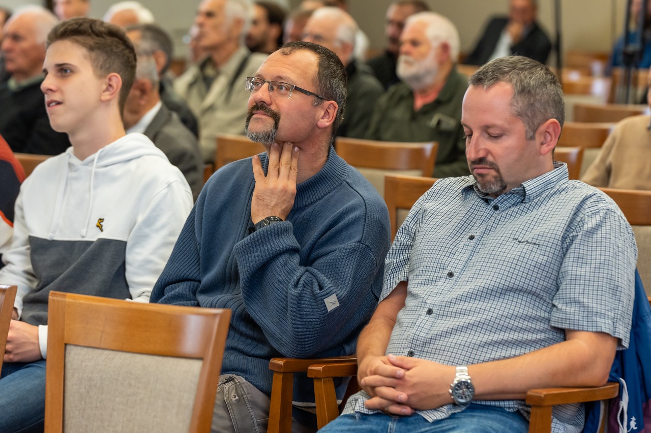 imgi_39_2023_11_ferfi_12