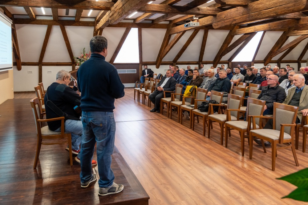 imgi_60_705_2023_11_ferfi_05