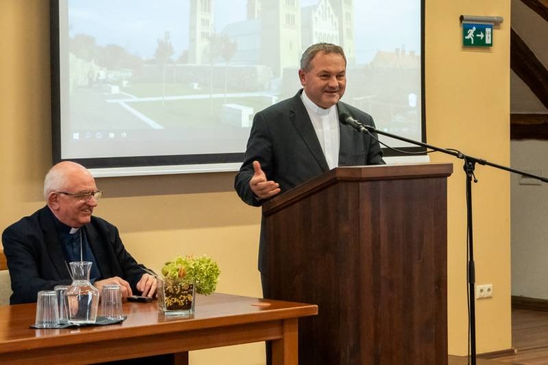 imgi_5_thumb_707_2023_11_szabadegyetem_02