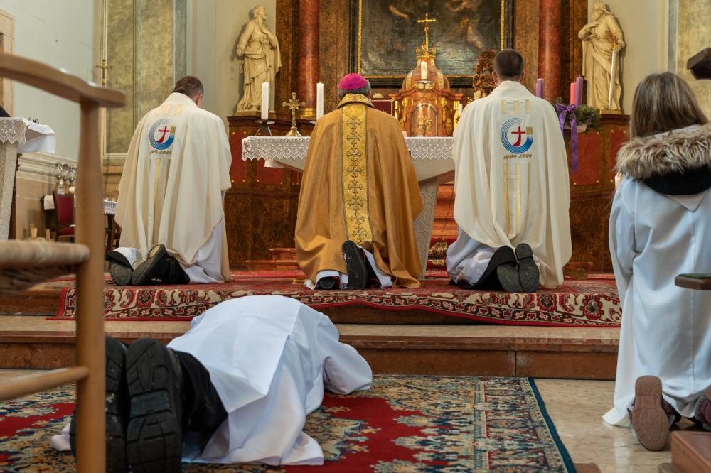 imgi_147_725_2023_12_09_bonyhad_39