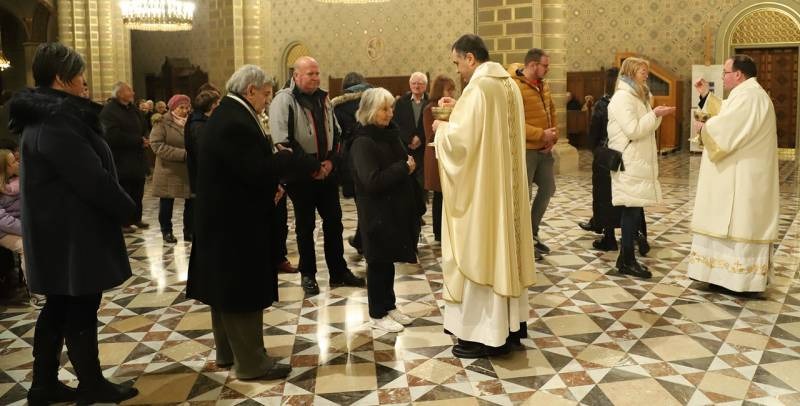 imgi_27_thumb_729_horvat_advent26