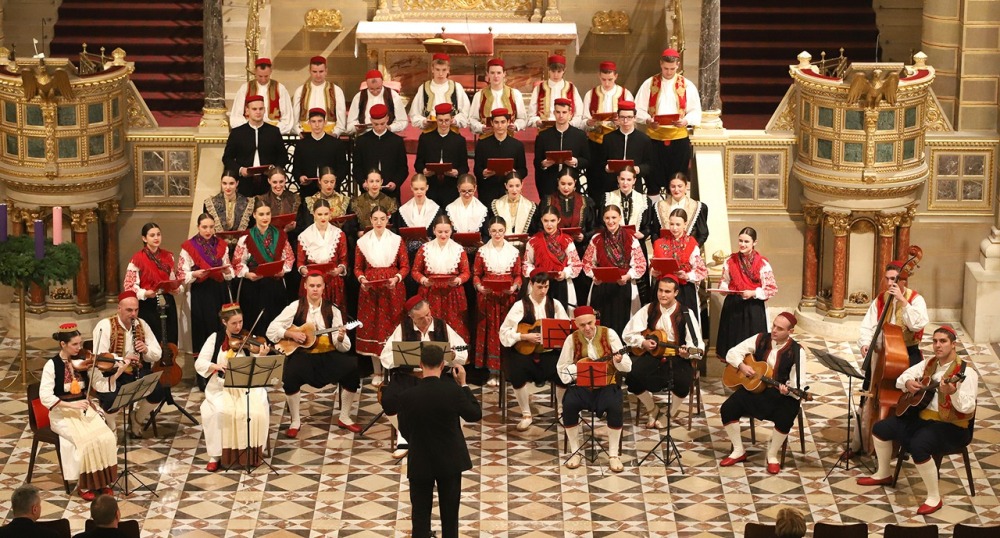 imgi_60_729_horvat_advent12