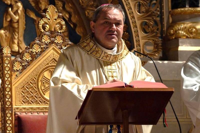 imgi_6_thumb_724_2023_12_07_rorate