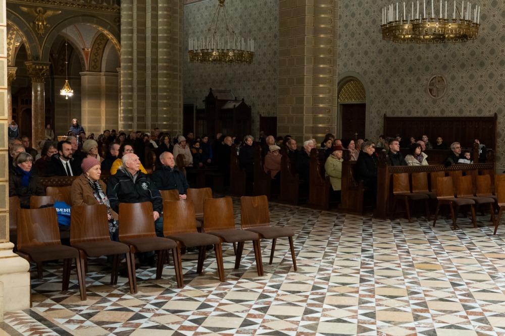 imgi_70_724_2023_12_07_rorate_16