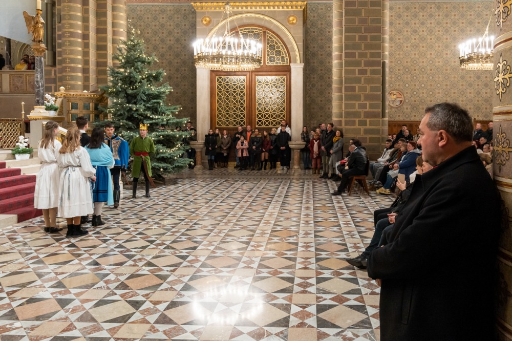 imgi_74_734_2023_12_25_ejfeli_10