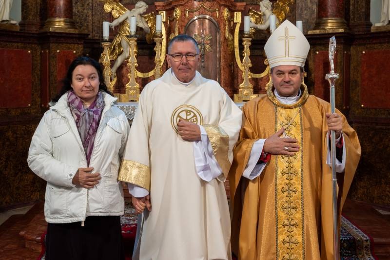 imgi_80_thumb_725_2023_12_09_bonyhad_79