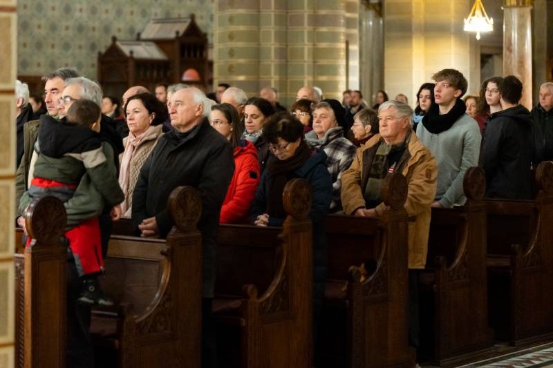 imgi_8_thumb_724_2023_12_07_rorate_03