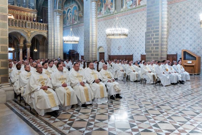 imgi_57_thumb_769_2024_03_28_olajszentelesi szentmise_59