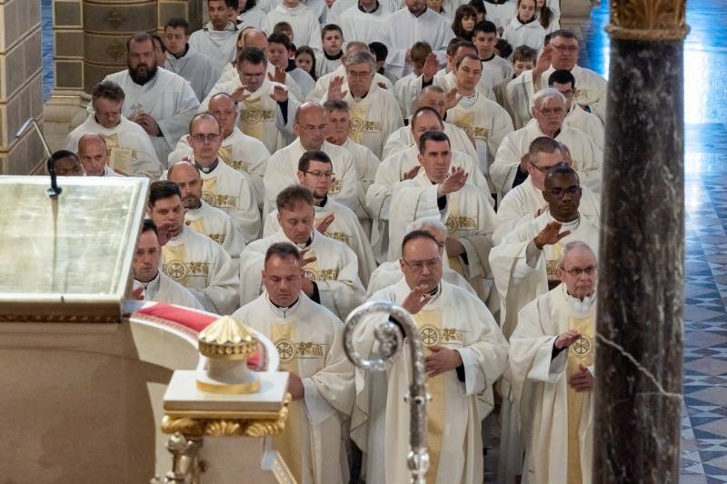 imgi_77_thumb_769_2024_03_28_olajszentelesi szentmise_82