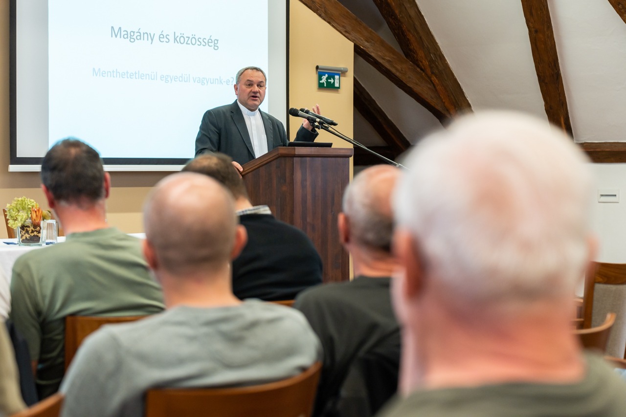 imgi_2_2024_04_05_ferfitalalkozok_06