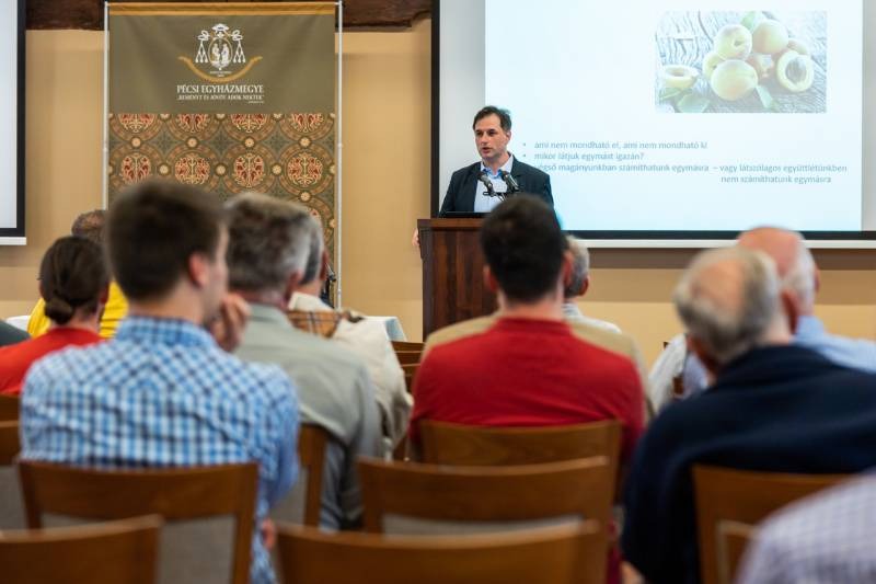 imgi_6_thumb_774_2024_04_05_ferfitalalkozok_09