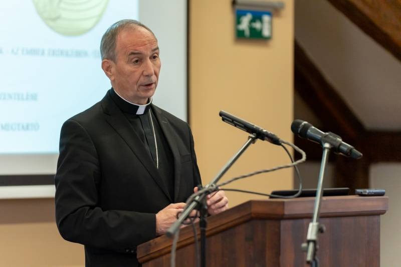 imgi_9_thumb_775_2024_04_10_szabadegyetem_23