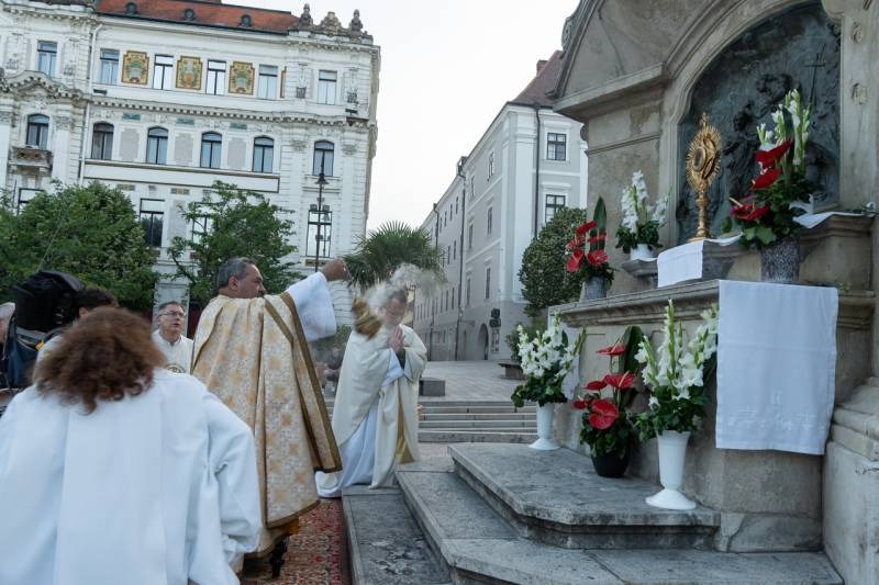 imgi_117_thumb_794_2024_06_02_urnapja pecs_118