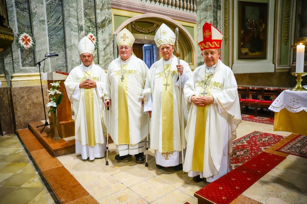 imgi_133_785_gyemantmise01