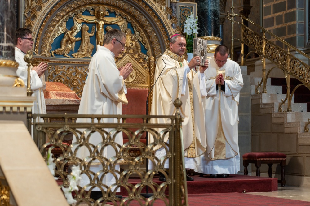 imgi_172_794_2024_06_02_urnapja pecs_28