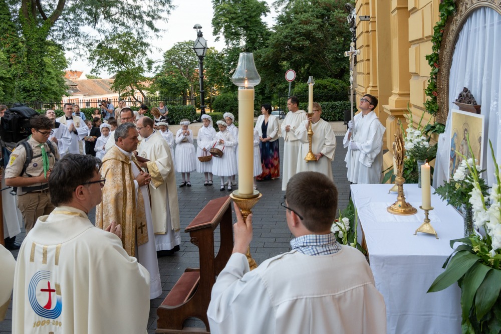 imgi_202_794_2024_06_02_urnapja pecs_60