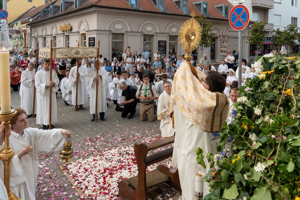 imgi_225_794_2024_06_02_urnapja pecs_83