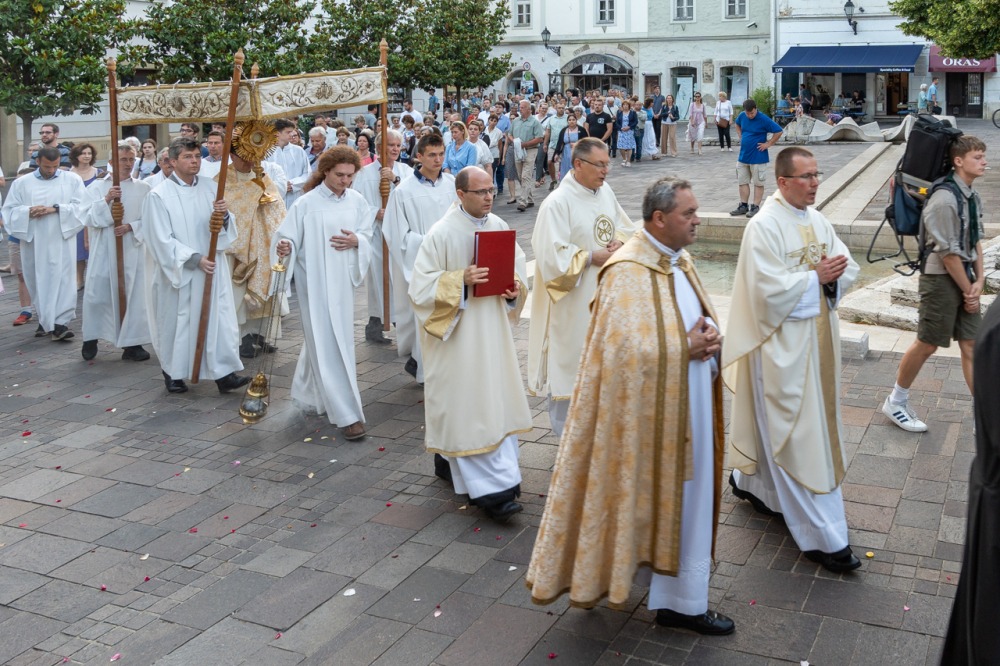 imgi_237_794_2024_06_02_urnapja pecs_96