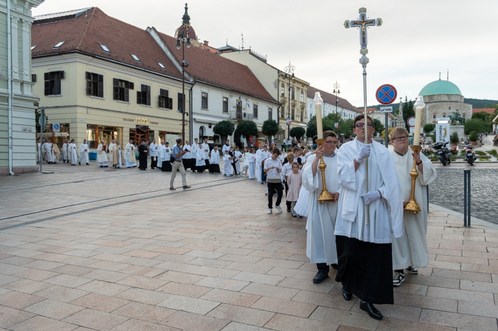 imgi_238_794_2024_06_02_urnapja pecs_97