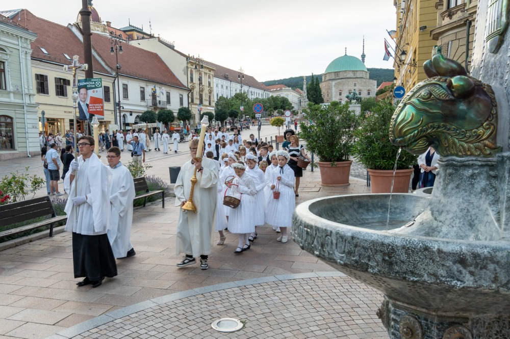 imgi_239_794_2024_06_02_urnapja pecs_98