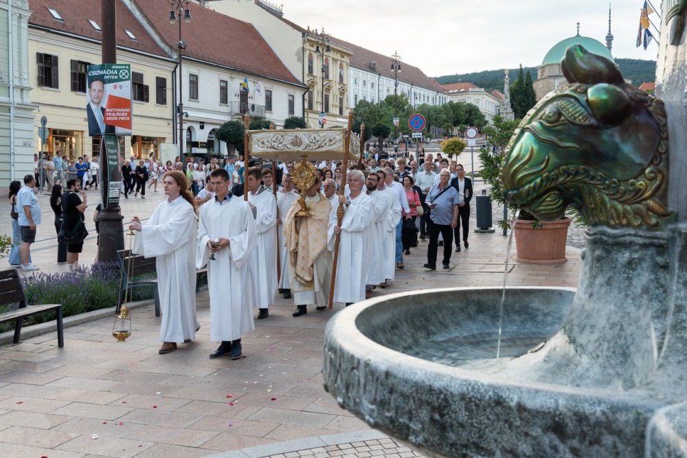 imgi_240_794_2024_06_02_urnapja pecs_99