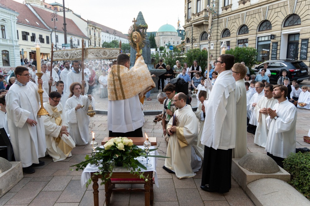 imgi_249_794_2024_06_02_urnapja pecs_108