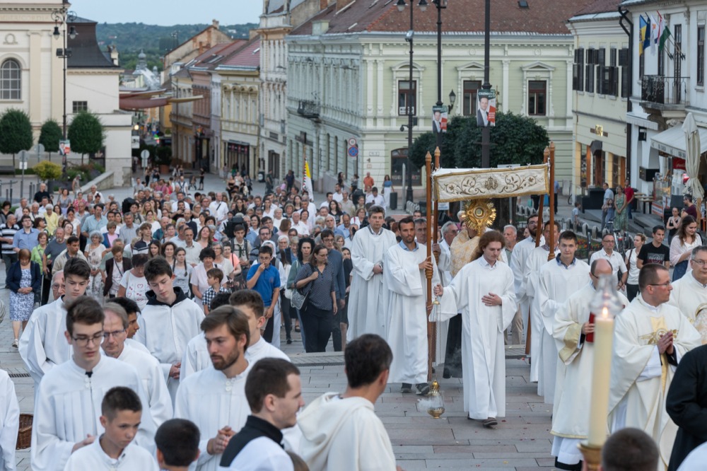 imgi_256_794_2024_06_02_urnapja pecs_115