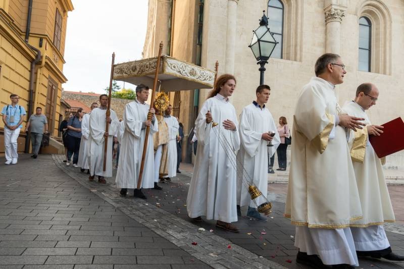 imgi_54_thumb_794_2024_06_02_urnapja pecs_54