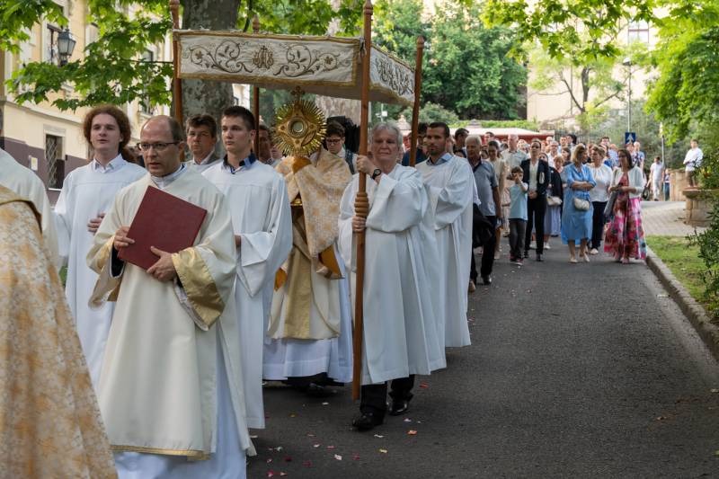 imgi_71_thumb_794_2024_06_02_urnapja pecs_71