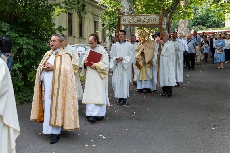 imgi_72_thumb_794_2024_06_02_urnapja pecs_72