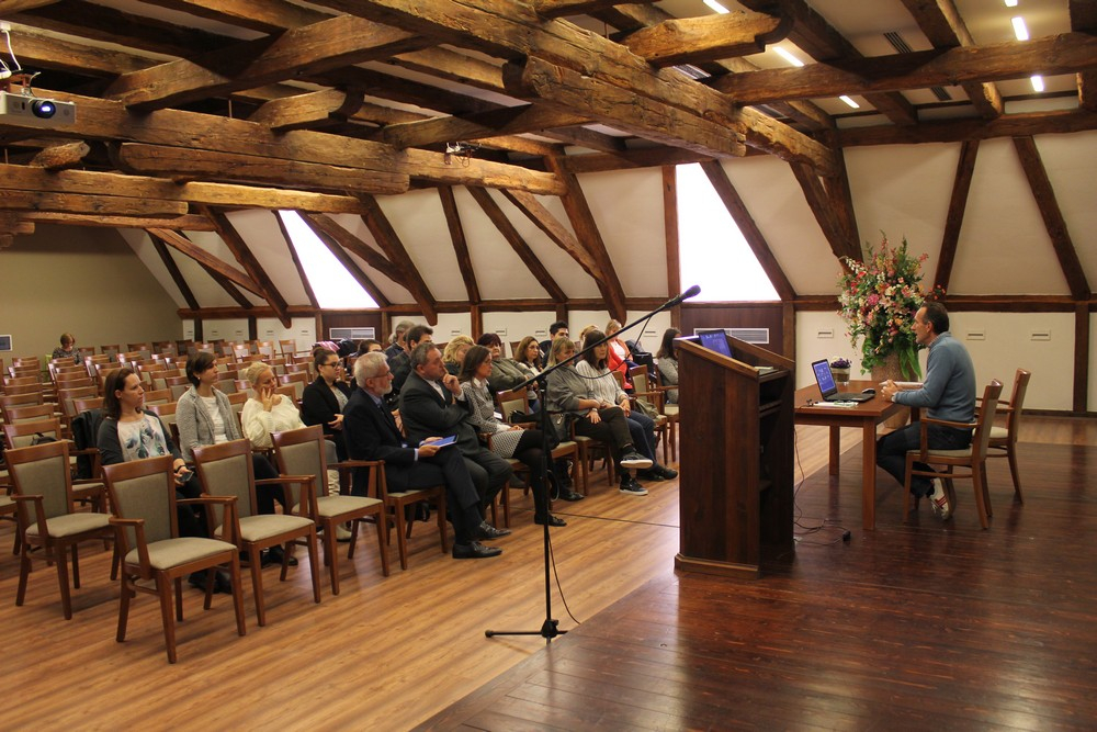 176_KatInt-oszi-konferencia-16