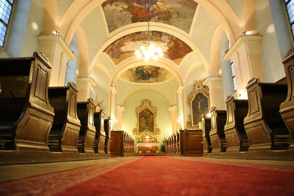 333_Palotabozsok_templom_belso_1